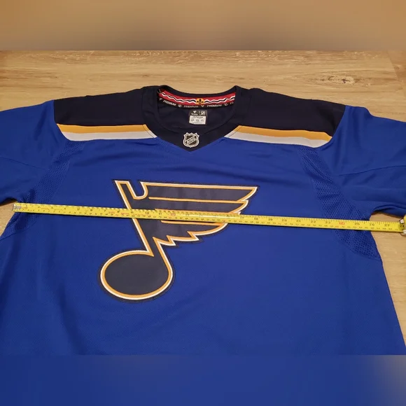 St. Louis Blues Fanatics Premium Jersey W/Fighting Strap Blue - Picture 4 of 6